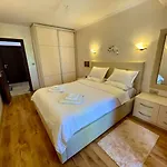 Luxurious 2 Bedroom Appt At The Black Sea Coast Apartment