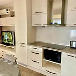 Apartment Luxurious 2 Bedroom Appt At The Black Sea Coast *