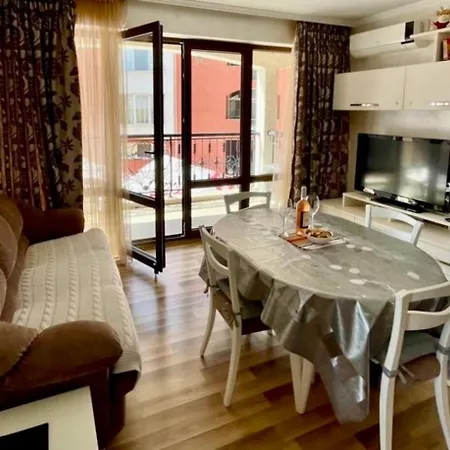 Luxurious 2 Bedroom Appt At The Black Sea Coast アパート