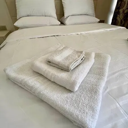 Luxurious 2 Bedroom Appt At The Black Sea Coast *