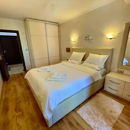 Luxurious 2 Bedroom Appt At The Black Sea Coast アパート
