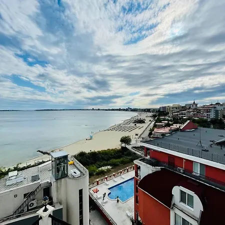 Luxurious 2 Bedroom Appt At The Black Sea Coast 阳光海滩