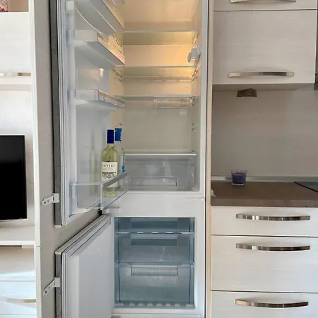 Luxurious 2 Bedroom Appt At The Black Sea Coast *