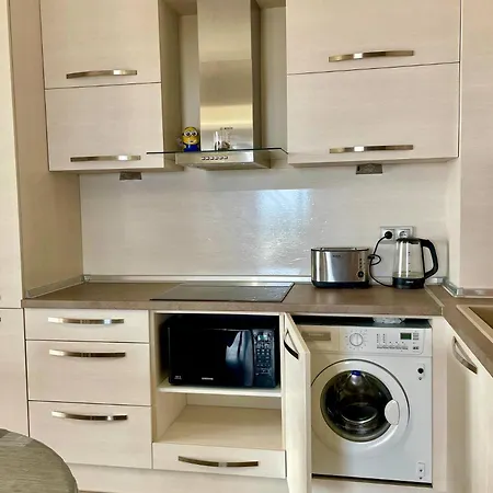 Luxurious 2 Bedroom Appt At The Black Sea Coast アパート