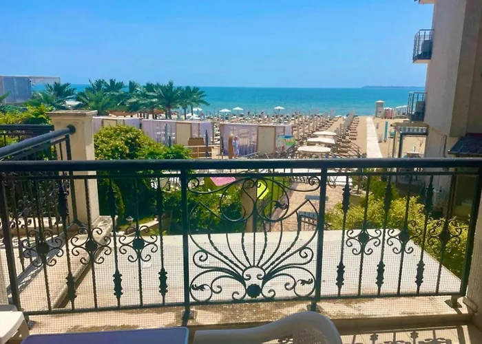 Апартамент Luxurious 2 Bedroom Appt At The Black Sea Coast *