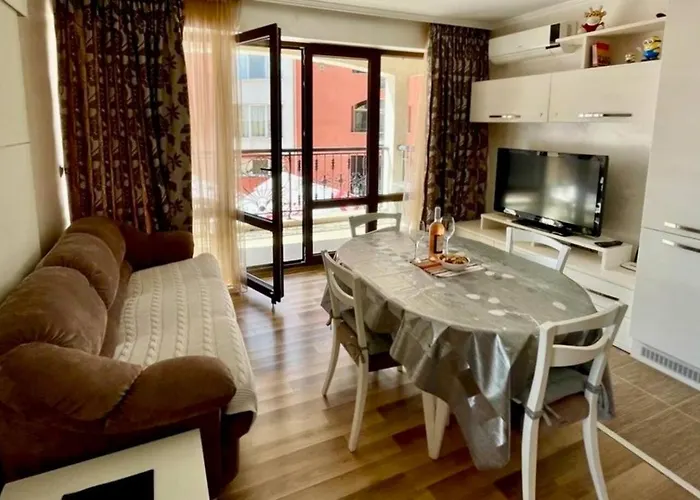 Luxurious 2 Bedroom Appt At The Black Sea Coast Апартамент