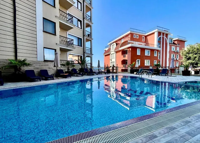 Апартамент Luxurious 2 Bedroom Appt At The Black Sea Coast Слънчев бряг