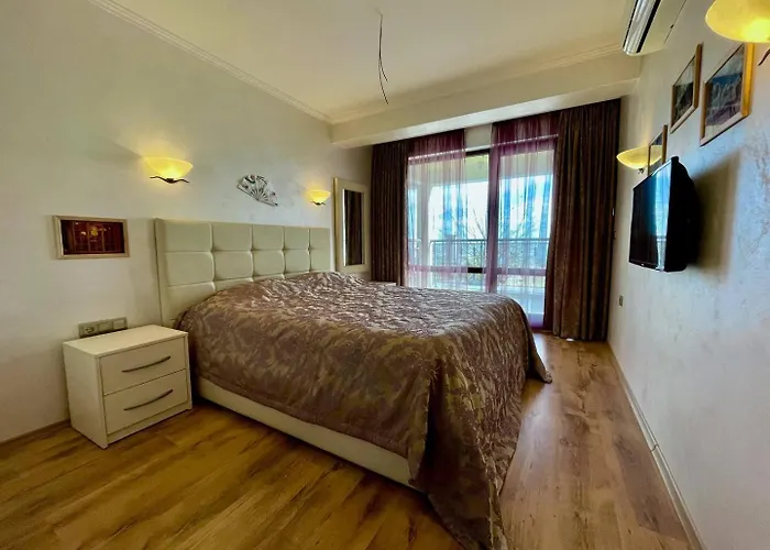 Luxurious 2 Bedroom Appt At The Black Sea Coast