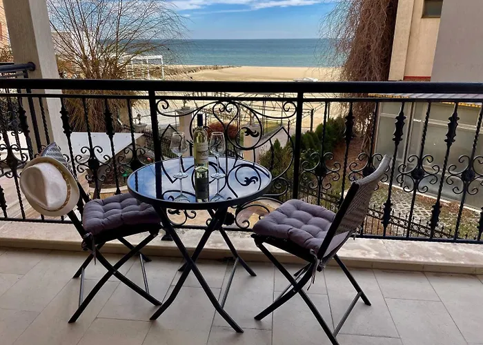 Апартамент Luxurious 2 Bedroom Appt At The Black Sea Coast Слънчев бряг