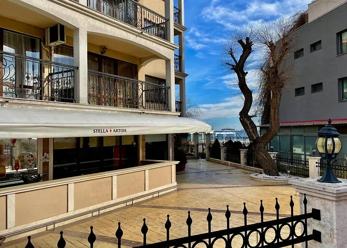 Apartment Luxurious 2 Bedroom Appt At The Black Sea Coast *