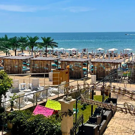 Apartment Luxurious 2 Bedroom Appt At The Black Sea Coast