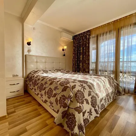 Luxurious 2 Bedroom Appt At The Black Sea Coast Апартаменты Солнечный берег