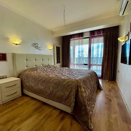 Luxurious 2 Bedroom Appt At The Black Sea Coast