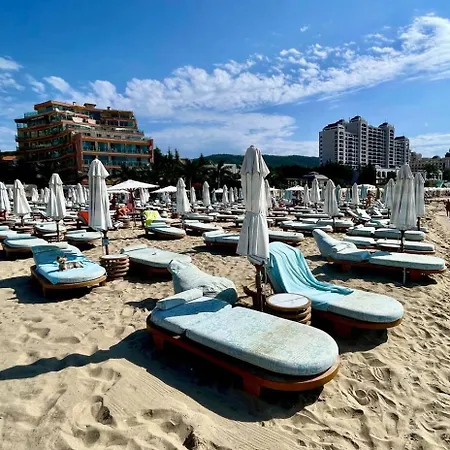 Luxurious 2 Bedroom Appt At The Black Sea Coast Napospart