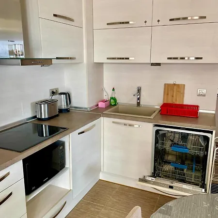 Апартаменты Luxurious 2 Bedroom Appt At The Black Sea Coast