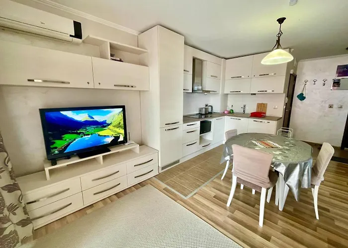 Luxurious 2 Bedroom Appt At The Black Sea Coast Апартаменти Сонячний Берег