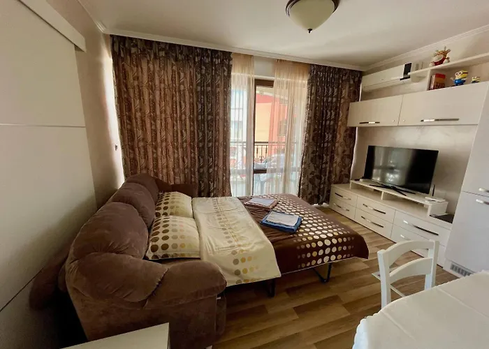 Luxurious 2 Bedroom Appt At The Black Sea Coast Апартаменти