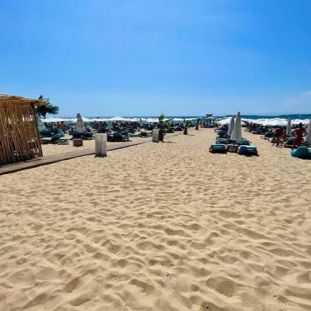 Luxurious 2 Bedroom Appt At The Black Sea Coast *